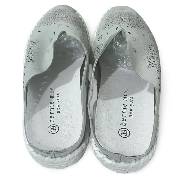 Bernie Mev. Women's Tracy Slip-On Mules Soft Gray Size 8.5 - Picture 6 of 7